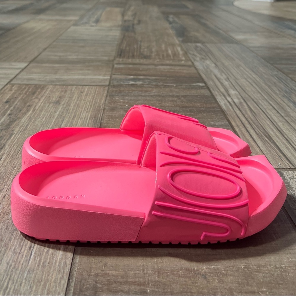 Jordan Nola Slides Size 7 - image 7
